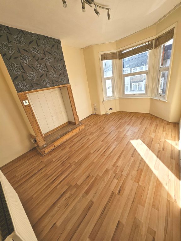 Property photo 2 of 7