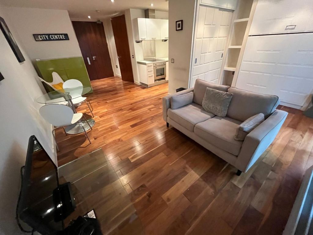 Property photo 2 of 13 Lounge