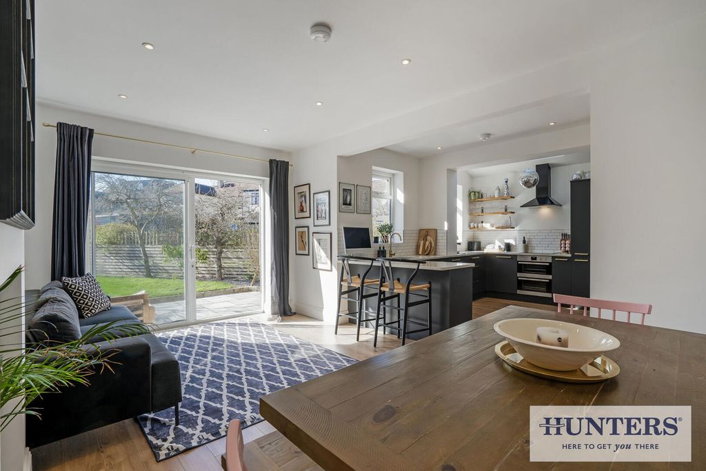 Property photo 2 of 25 Living Room