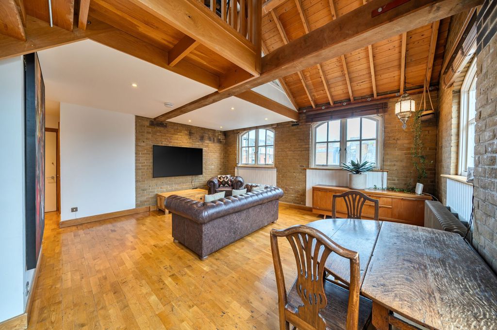 Property photo 1 of 26