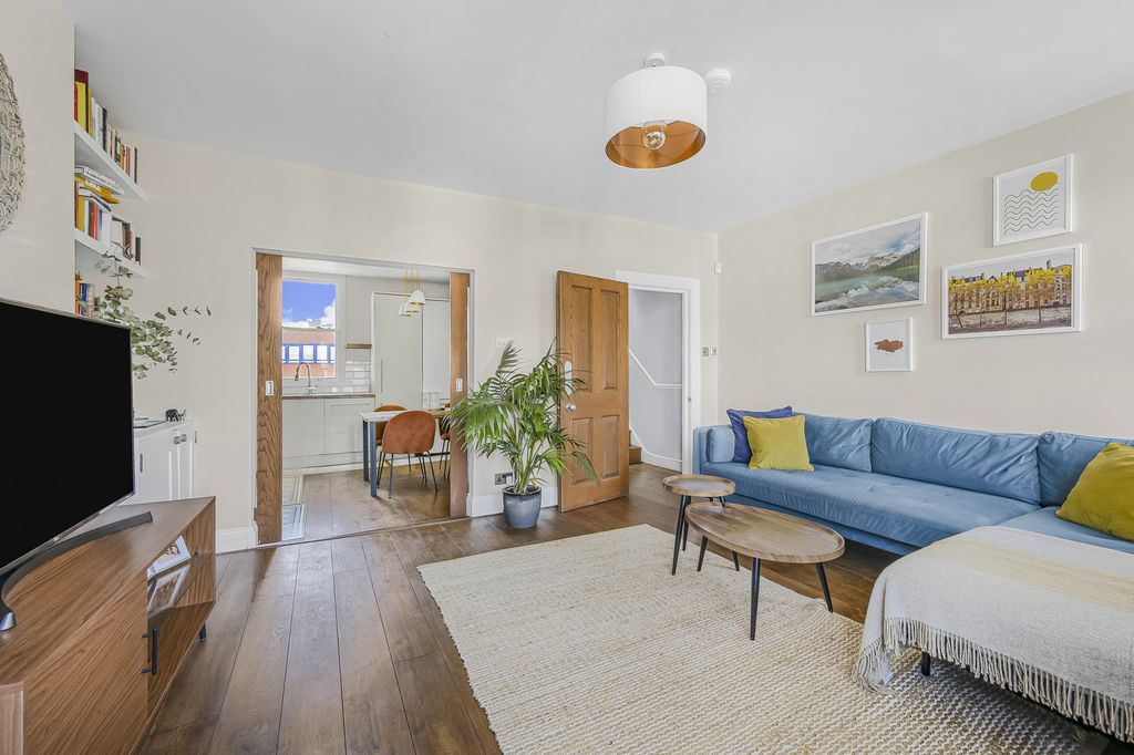 Property photo 3 of 10