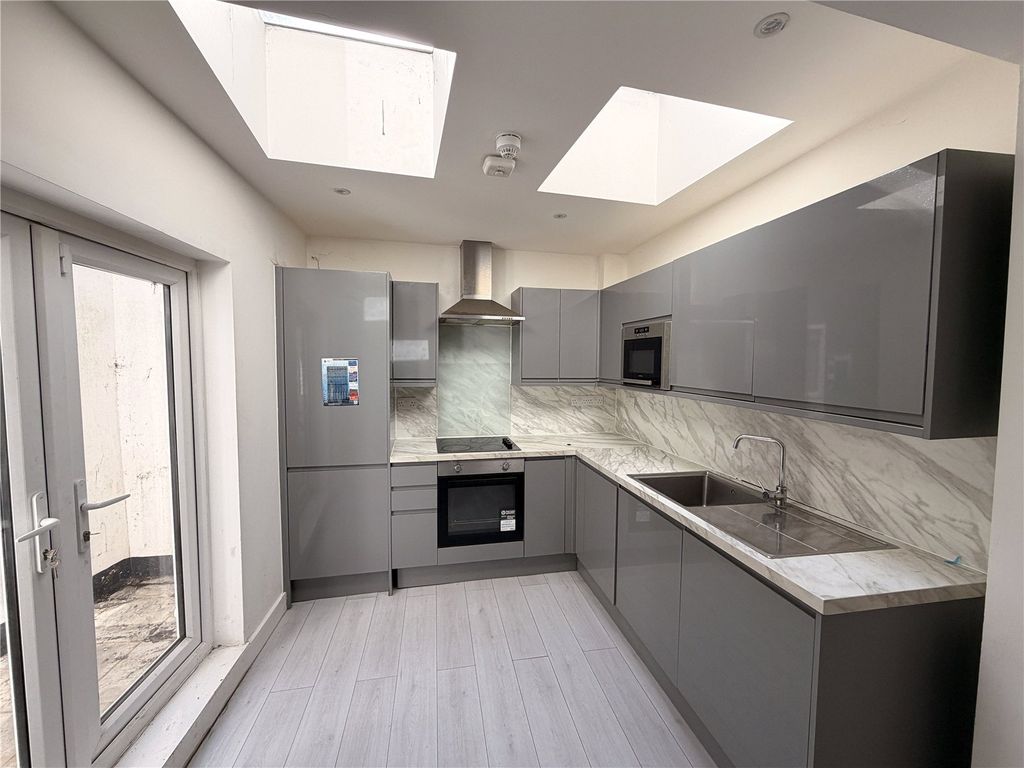 Property photo 2 of 10 Picture No. 02