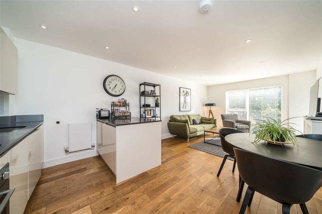 Property photo 2 of 8