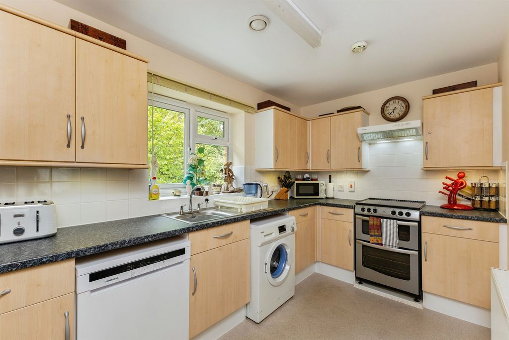 Property photo 3 of 16