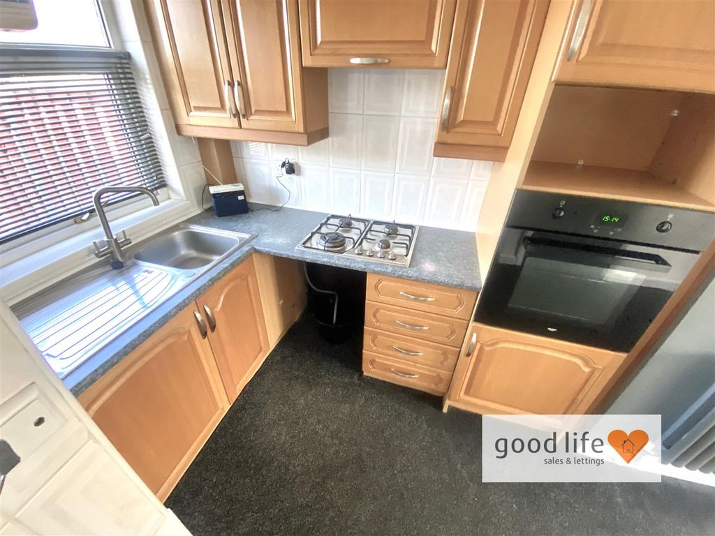 Property photo 2 of 31 20251008_141453918_Ios2Denestreet.Jpg