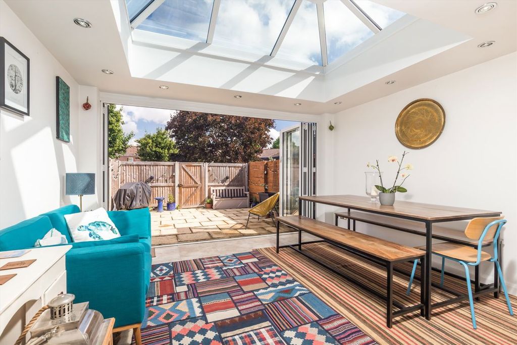 Property photo 2 of 6