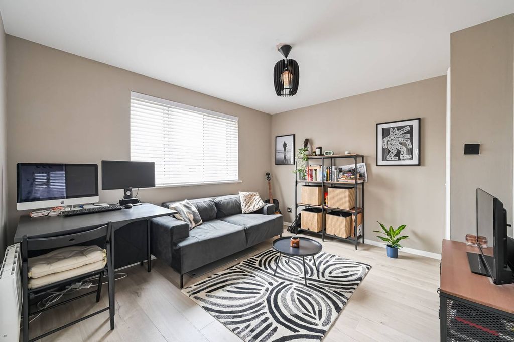 Property photo 3 of 7