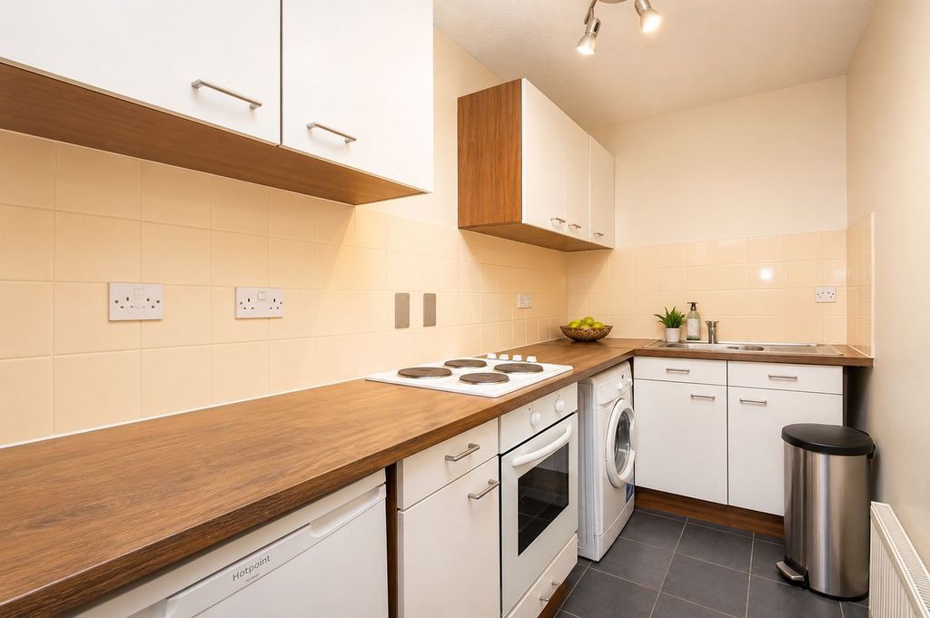 Property photo 1 of 4