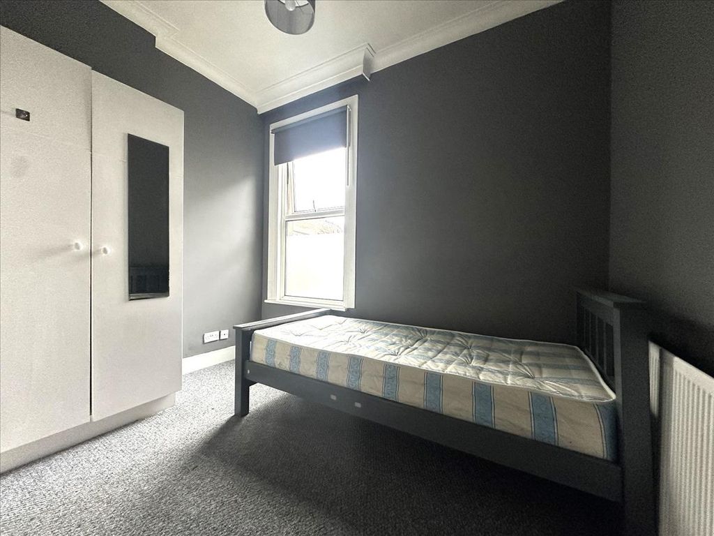 Property photo 1 of 4