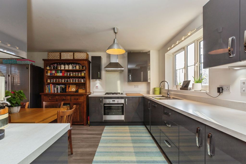 Property photo 3 of 23