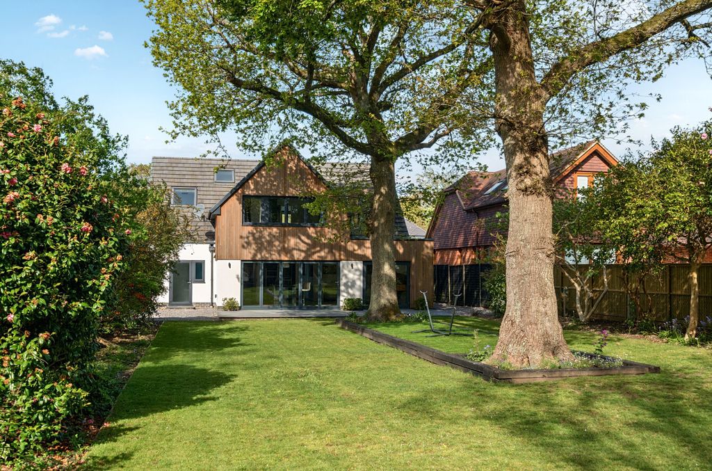 Property photo 2 of 18 1442086-6-69E5F55...