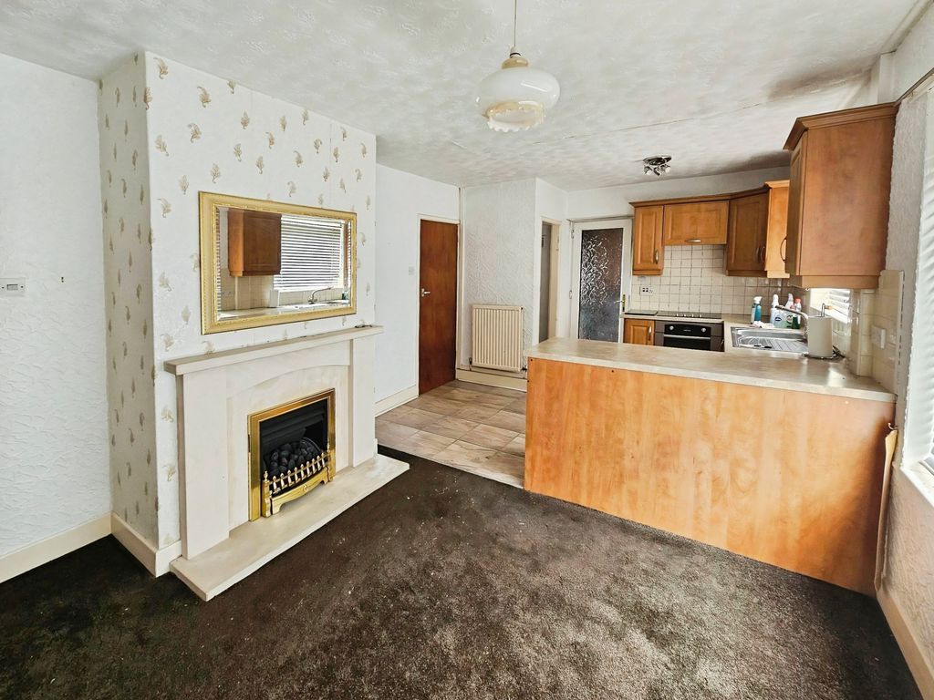 Property photo 2 of 11 Photo 7