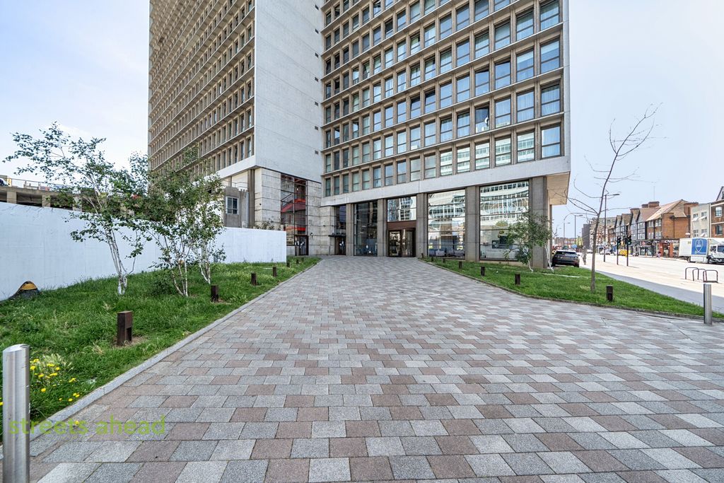 Property photo 1 of 14 E51F1278-4d87-452...