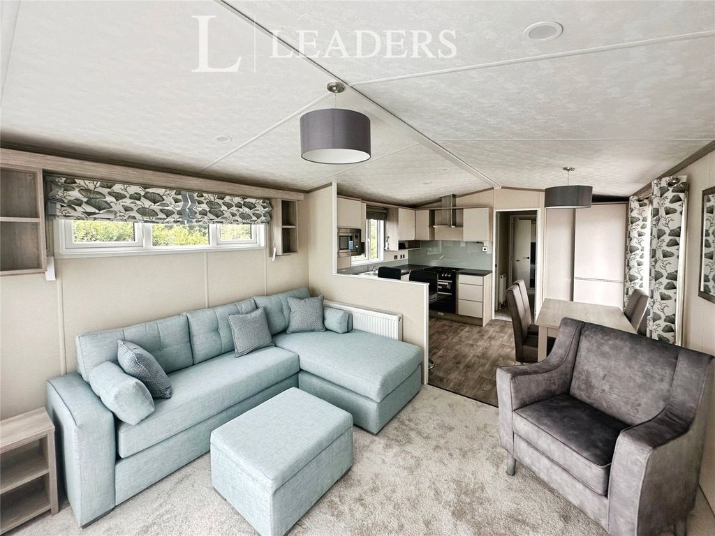 Property photo 3 of 16 Picture No. 02
