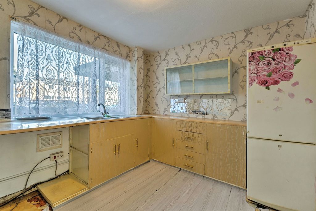 Property photo 3 of 20