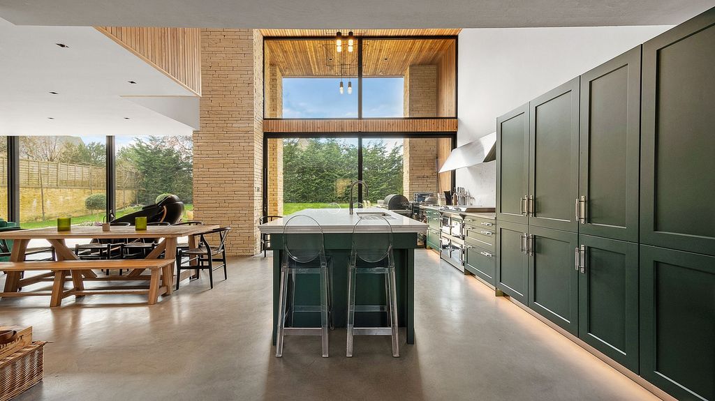 Property photo 3 of 22