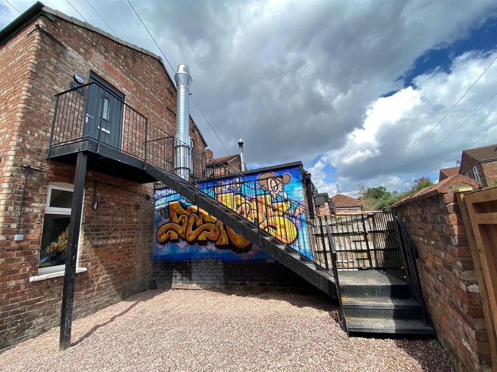 Property photo 1 of 21