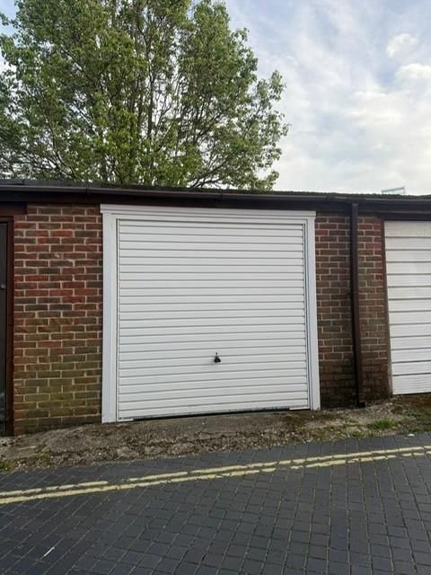 Property photo 1 of 4 Garage Beck St 2.Jpg