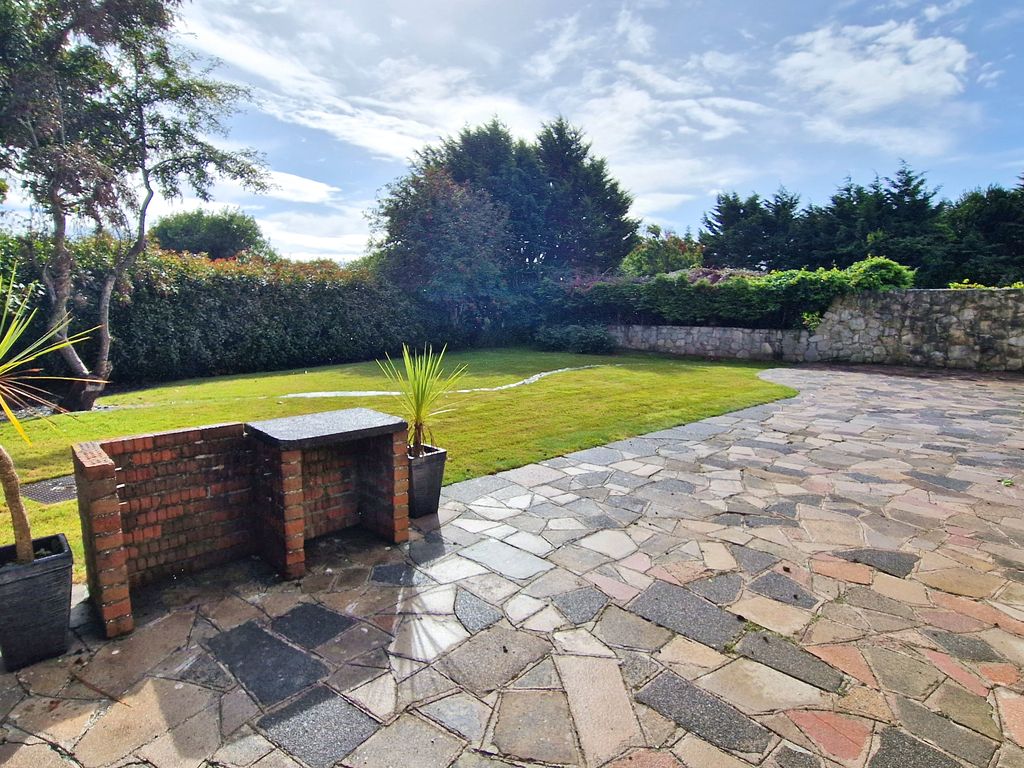 Property photo 2 of 39