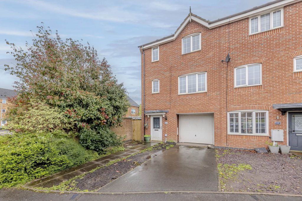 Property photo 1 of 27