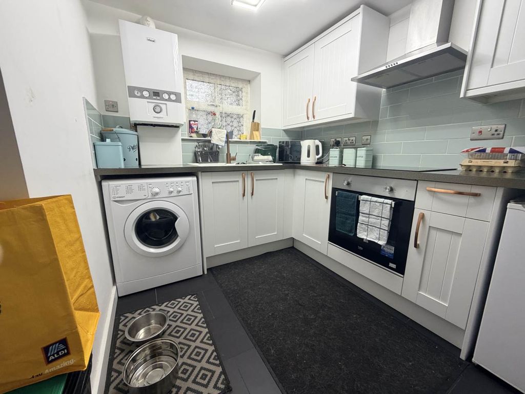 Property photo 2 of 6 Kitchen Coach House