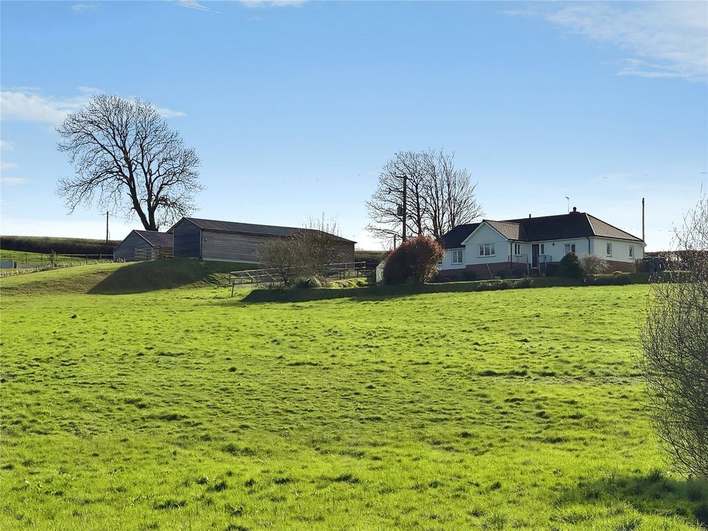 Property photo 3 of 38 Picture No. 20