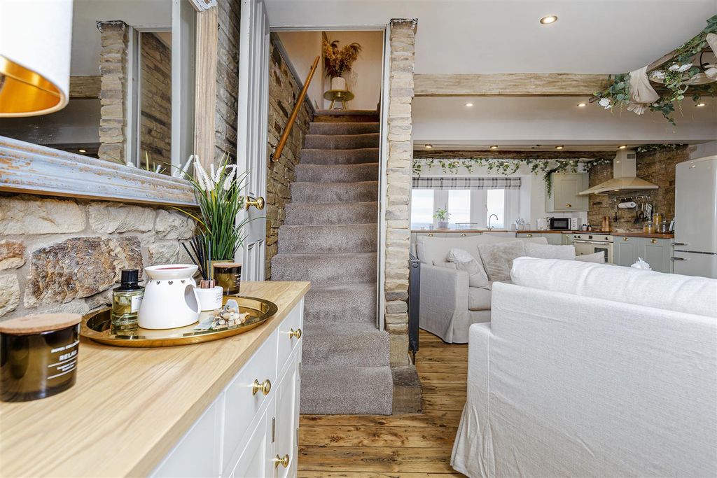 Property photo 2 of 49