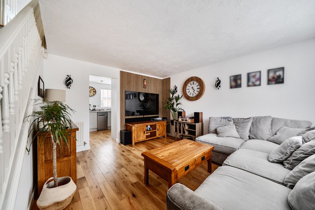 Property photo 2 of 24 152982311