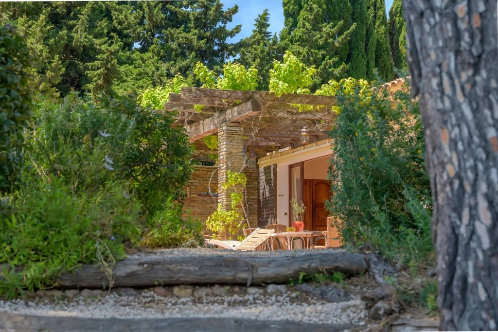 Property photo 3 of 8