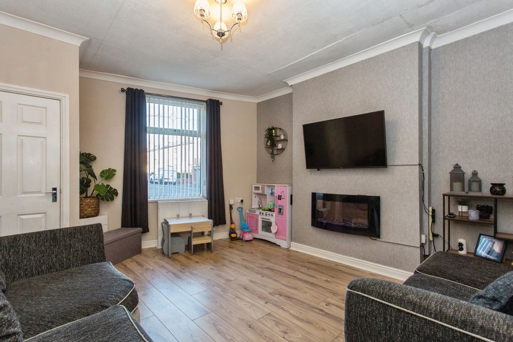 Property photo 2 of 13 Pbox-Img.Jpg