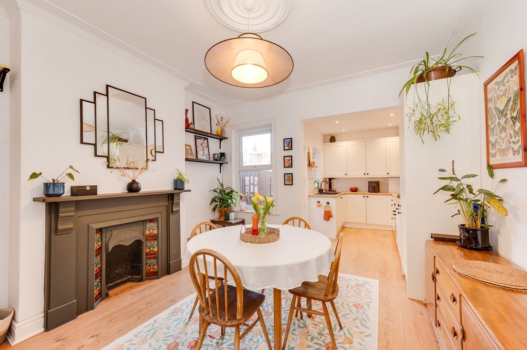 Property photo 3 of 29