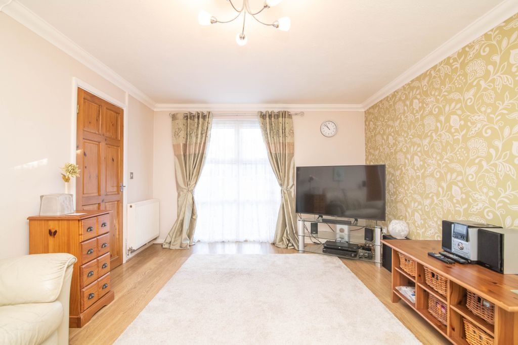 Property photo 3 of 14