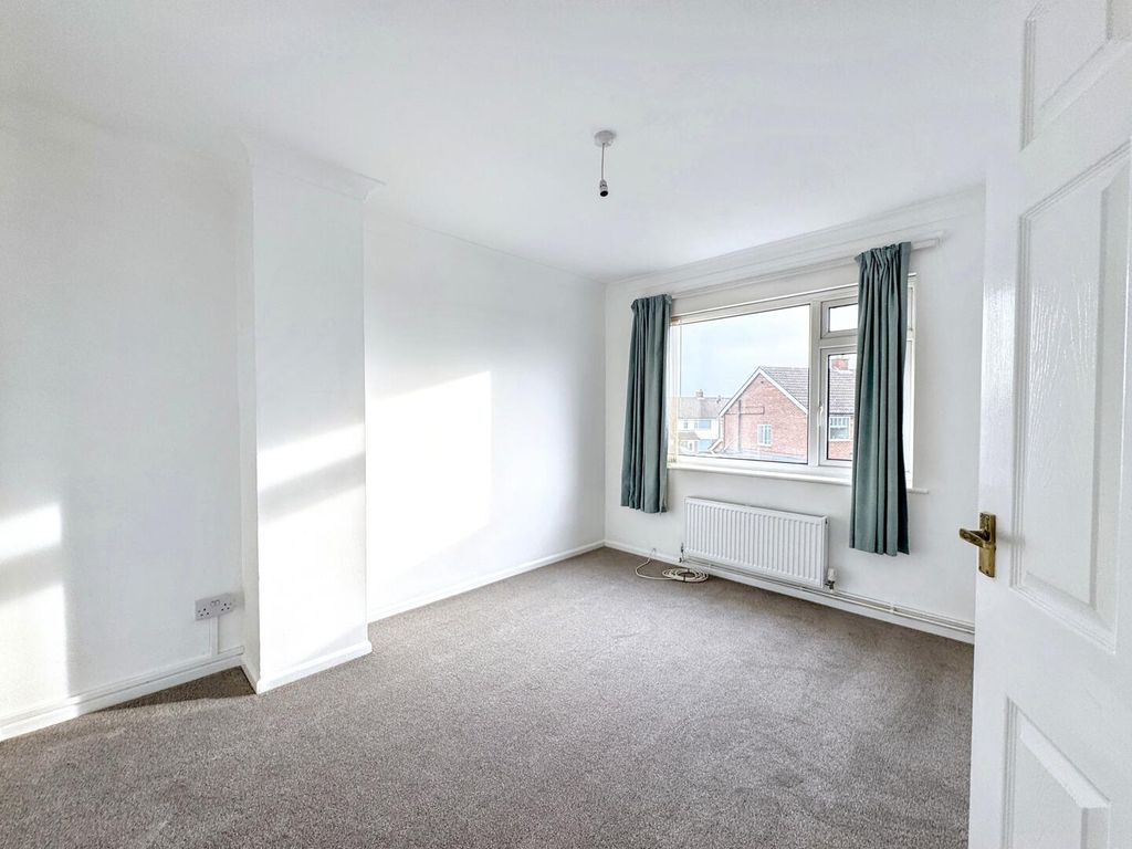 Property photo 3 of 6 Bedroom