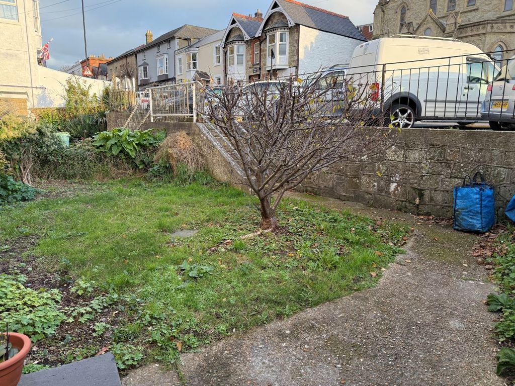 Property photo 3 of 12