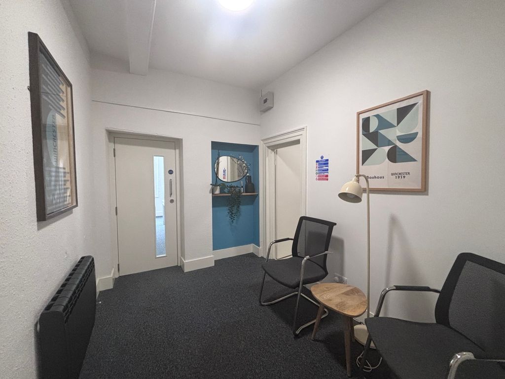 Property photo 3 of 16 Picture No. 06