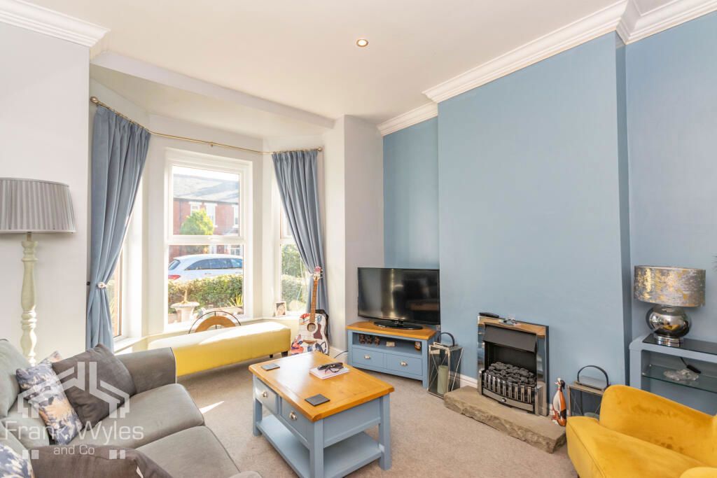 Property photo 2 of 10