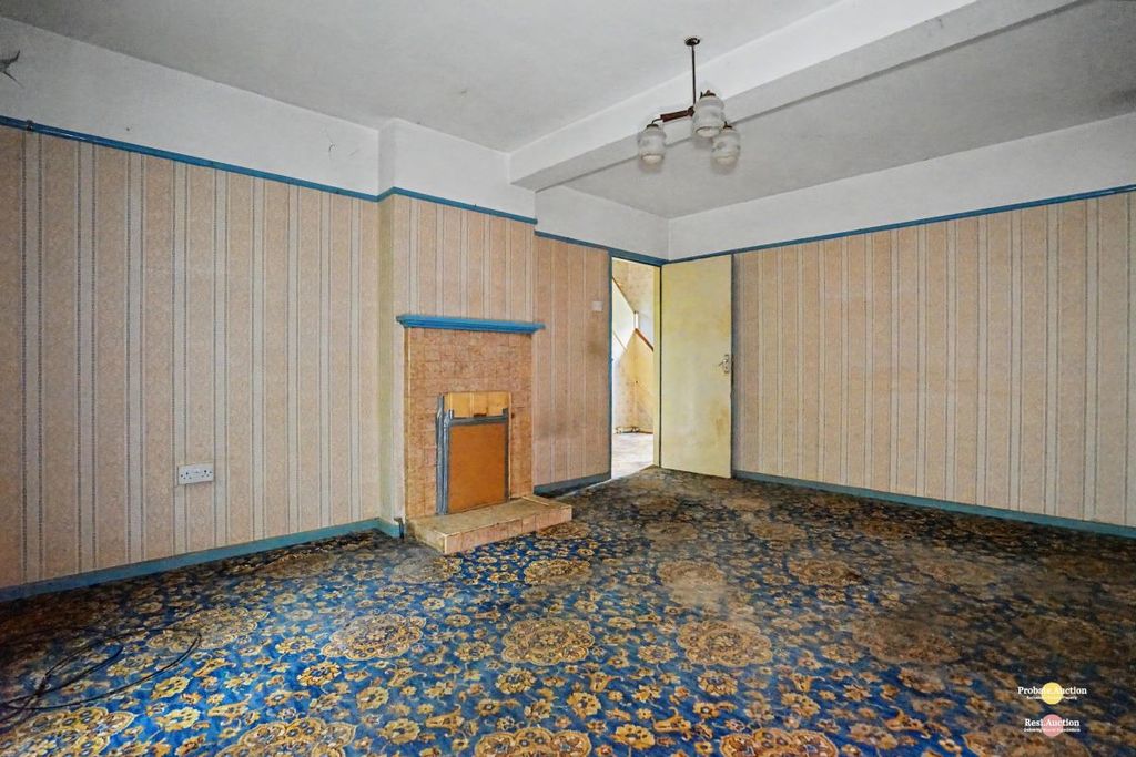 Property photo 3 of 19