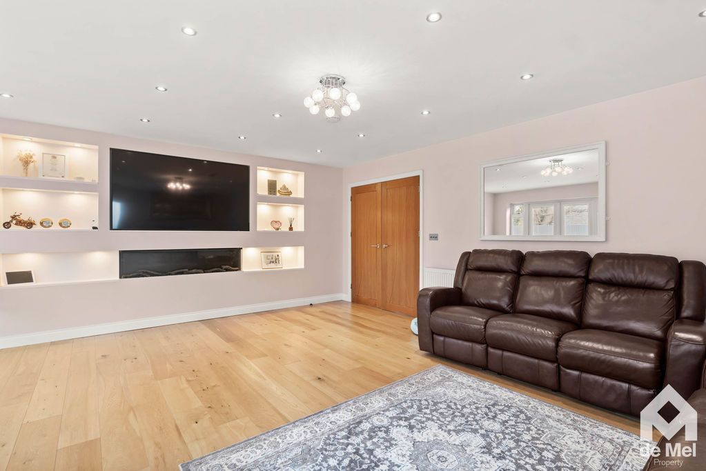 Property photo 2 of 19 Photo 14