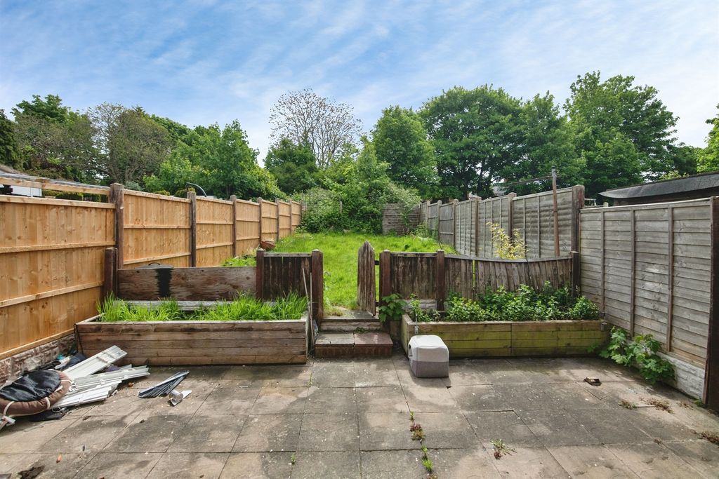 Property photo 3 of 12