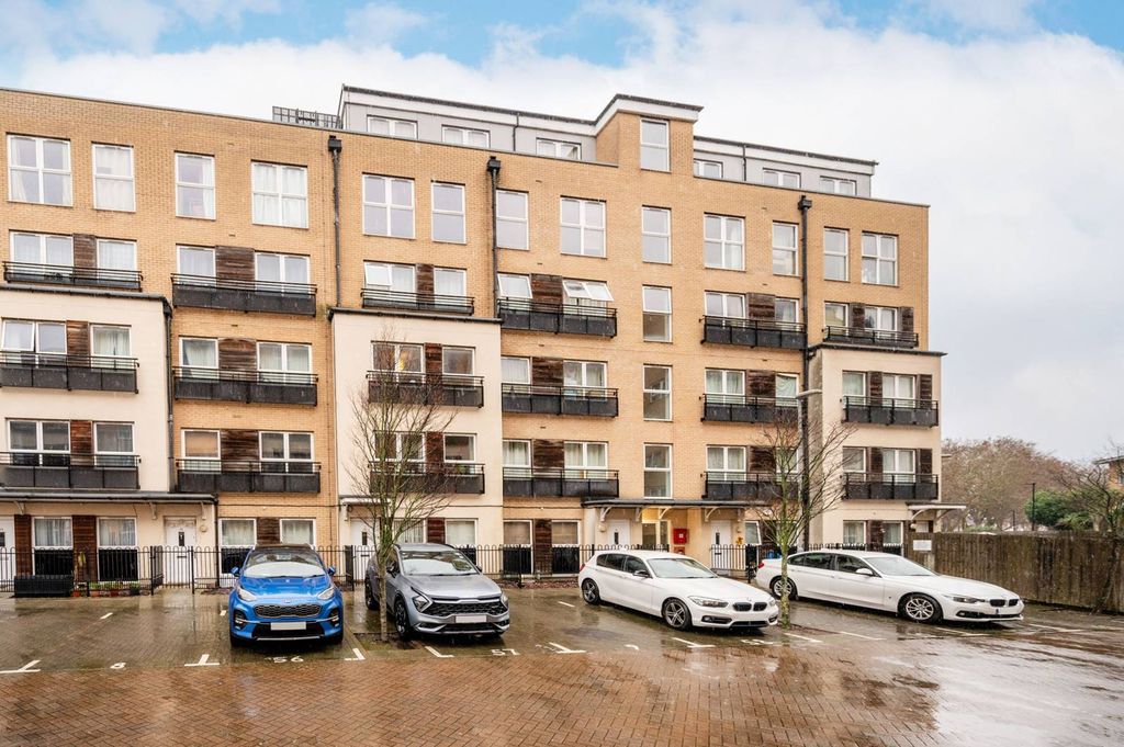 Property photo 2 of 10