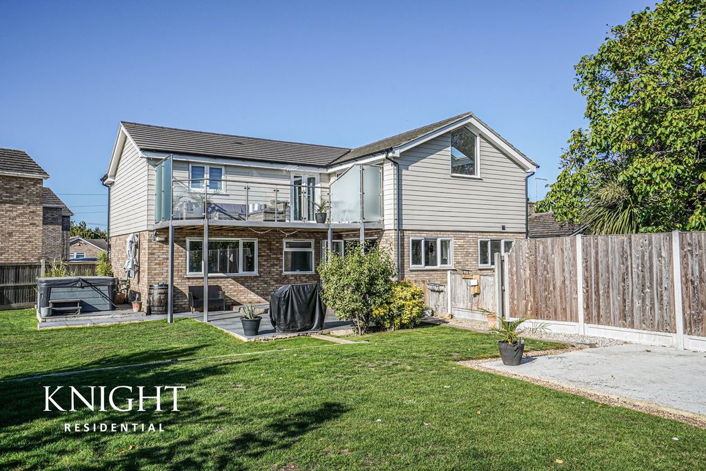 Property photo 2 of 35