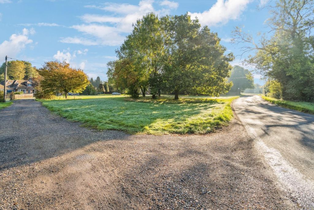 Property photo 2 of 20 Outlook To Front
