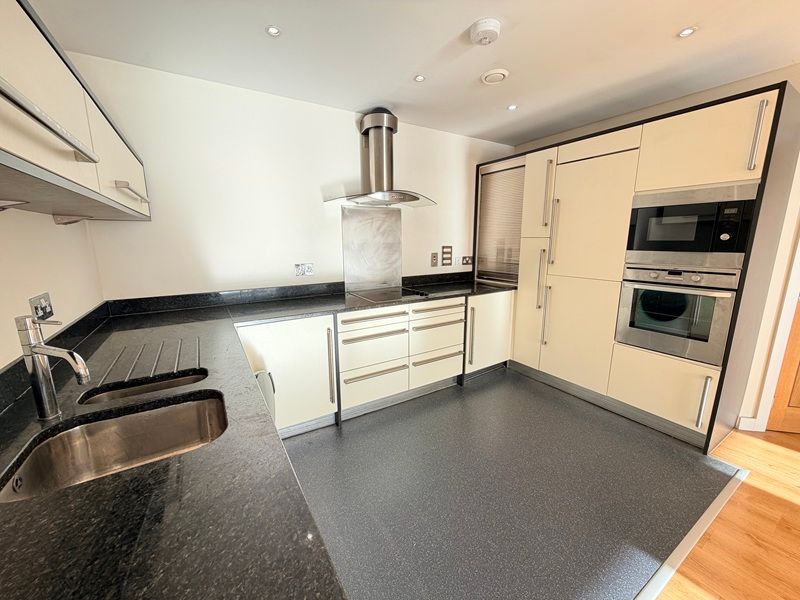 Additional image 5 of 2 bed flat to rentLangland, The Osborne SA3