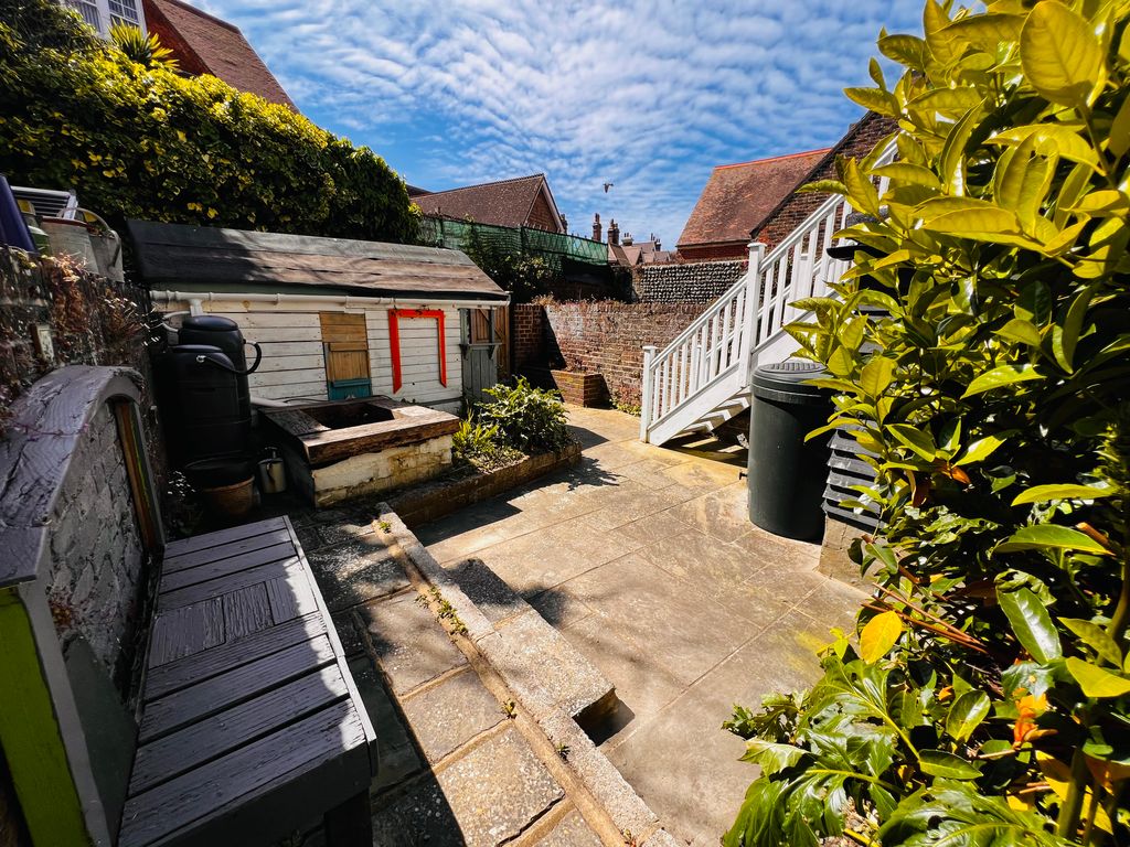 Property photo 2 of 15 Garden