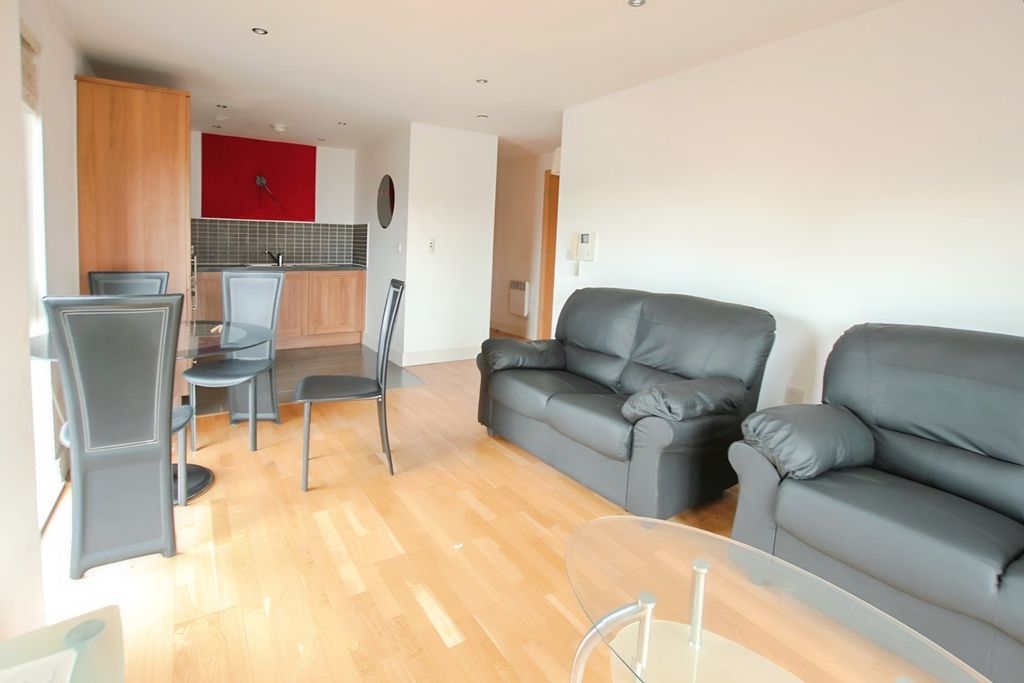 Property photo 3 of 9 Picture No. 32