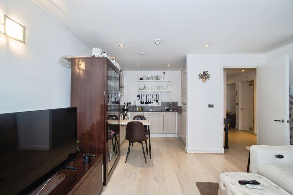 Property photo 2 of 20 Pbox-Img.Jpg