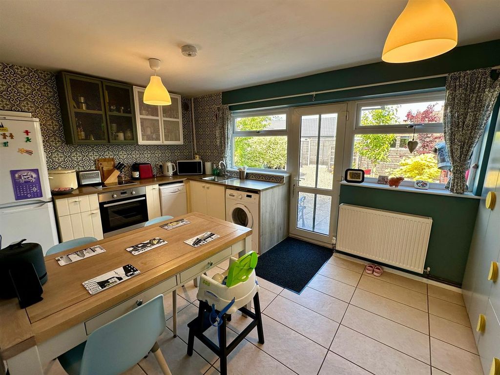 Property photo 2 of 13