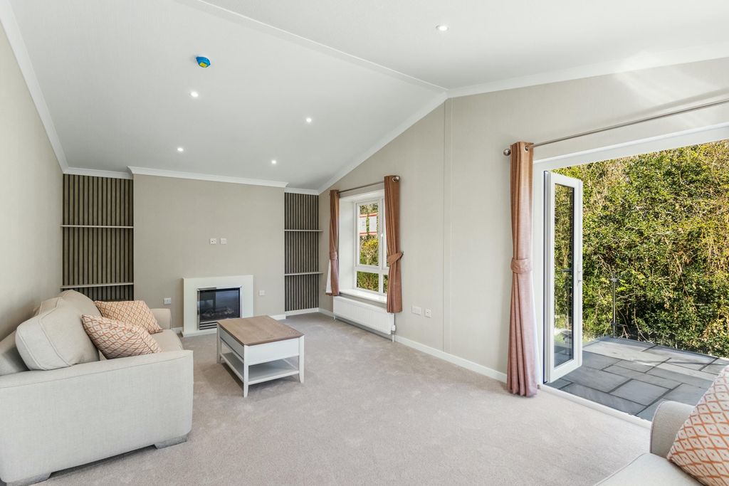 Property photo 2 of 10 9819Fb47A58889704dcc86Ed588F7Ac494264285Ae1B139E5B