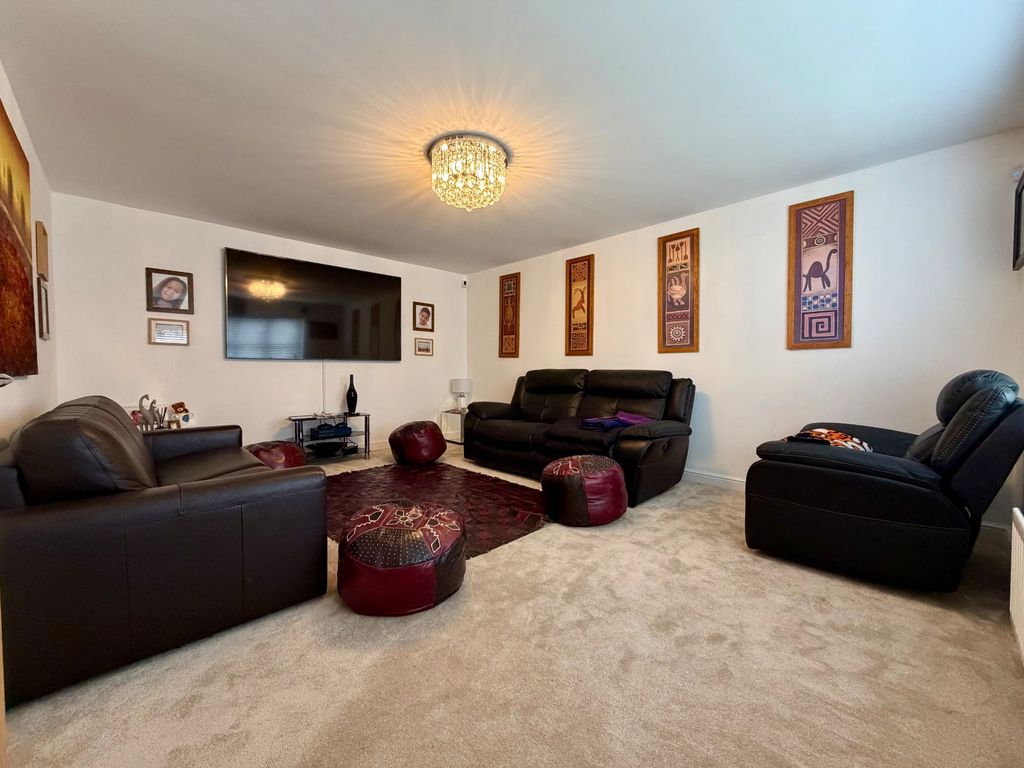 Property photo 2 of 17 Living Room