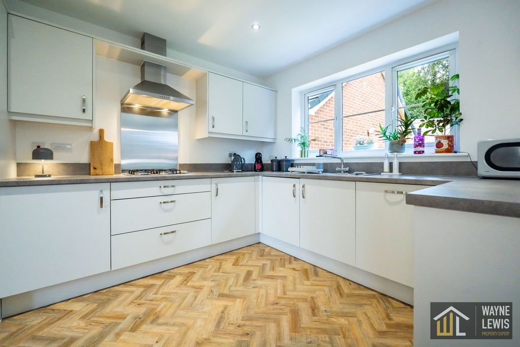Property photo 3 of 48